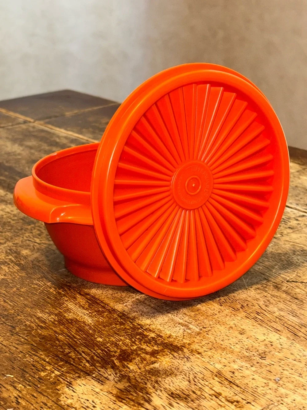 Vintage Tupperware 1323-17 Orange Soup Bowl w/ Burp Seal Lid Made in USA